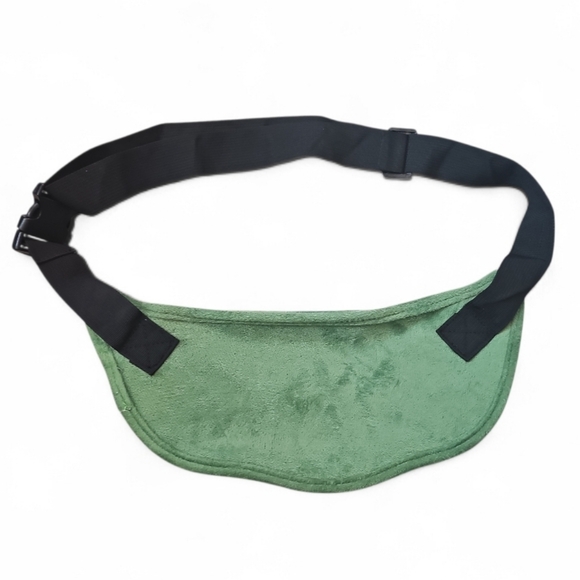 Peas in a Pod Molded Sling Bag Fanny Pack Green Plush Crossbody NWOT Adjustable - Picture 3 of 12